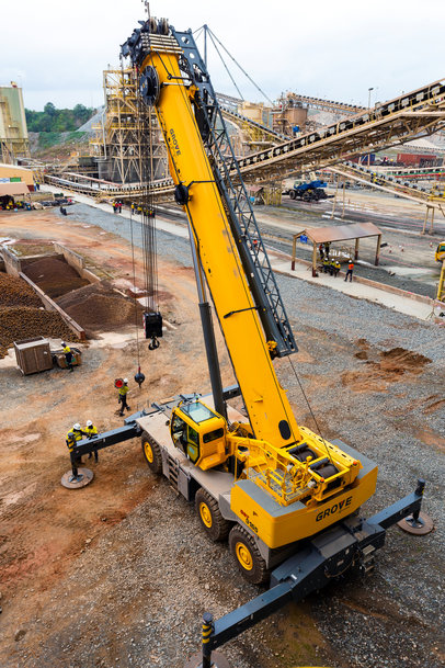 Long-time dealer Paterson Simons celebrates first Grove GRT9165 sale in Africa